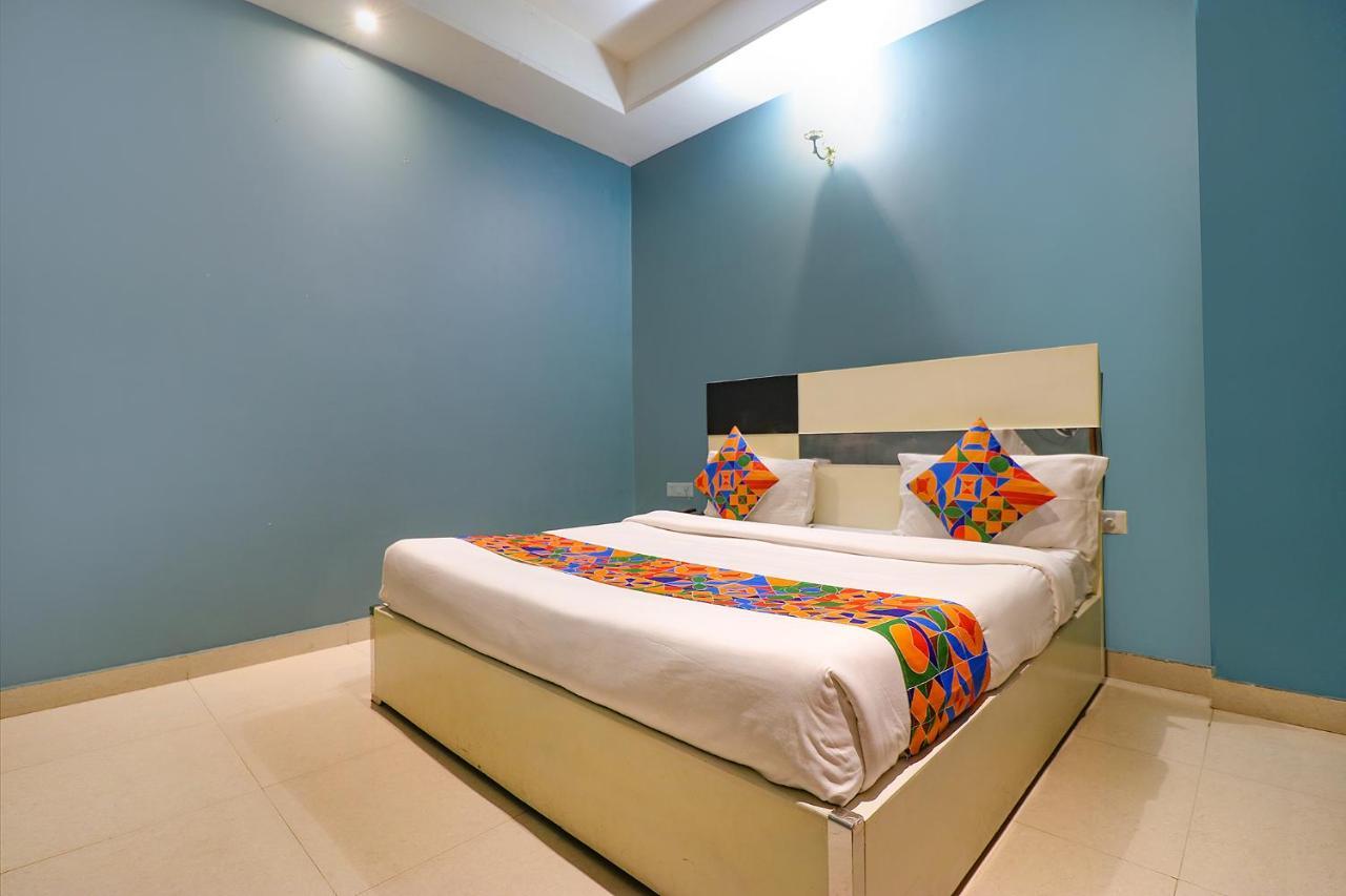 Fabhotel Church House Rohini Делхи Екстериор снимка