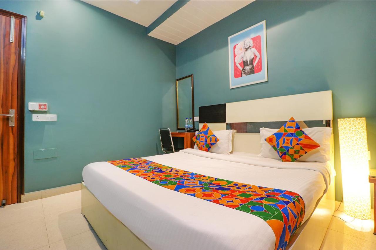 Fabhotel Church House Rohini Делхи Екстериор снимка
